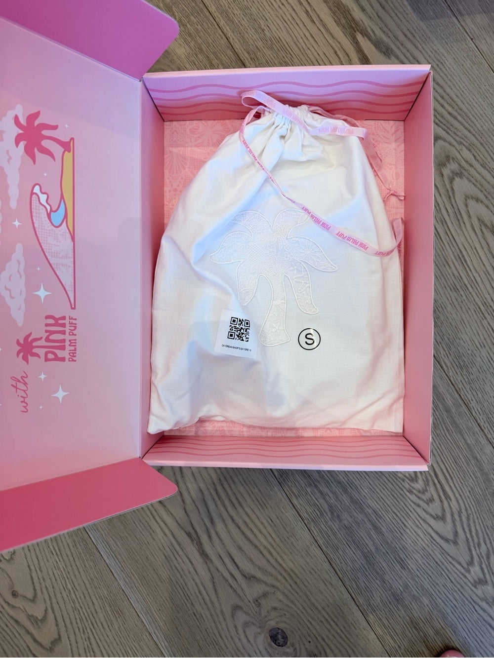 NWT Limited Edition Pink Palm Puff Daydream Foldover Short in Sky Grey