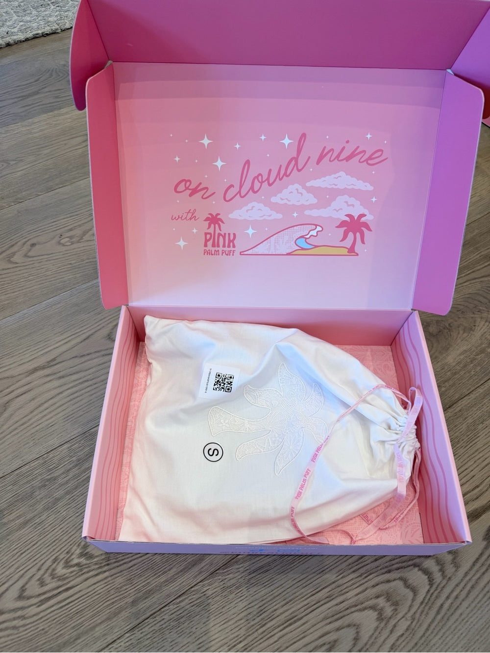 NWT Limited Edition Pink Palm Puff Daydream Foldover Short in Sky Grey